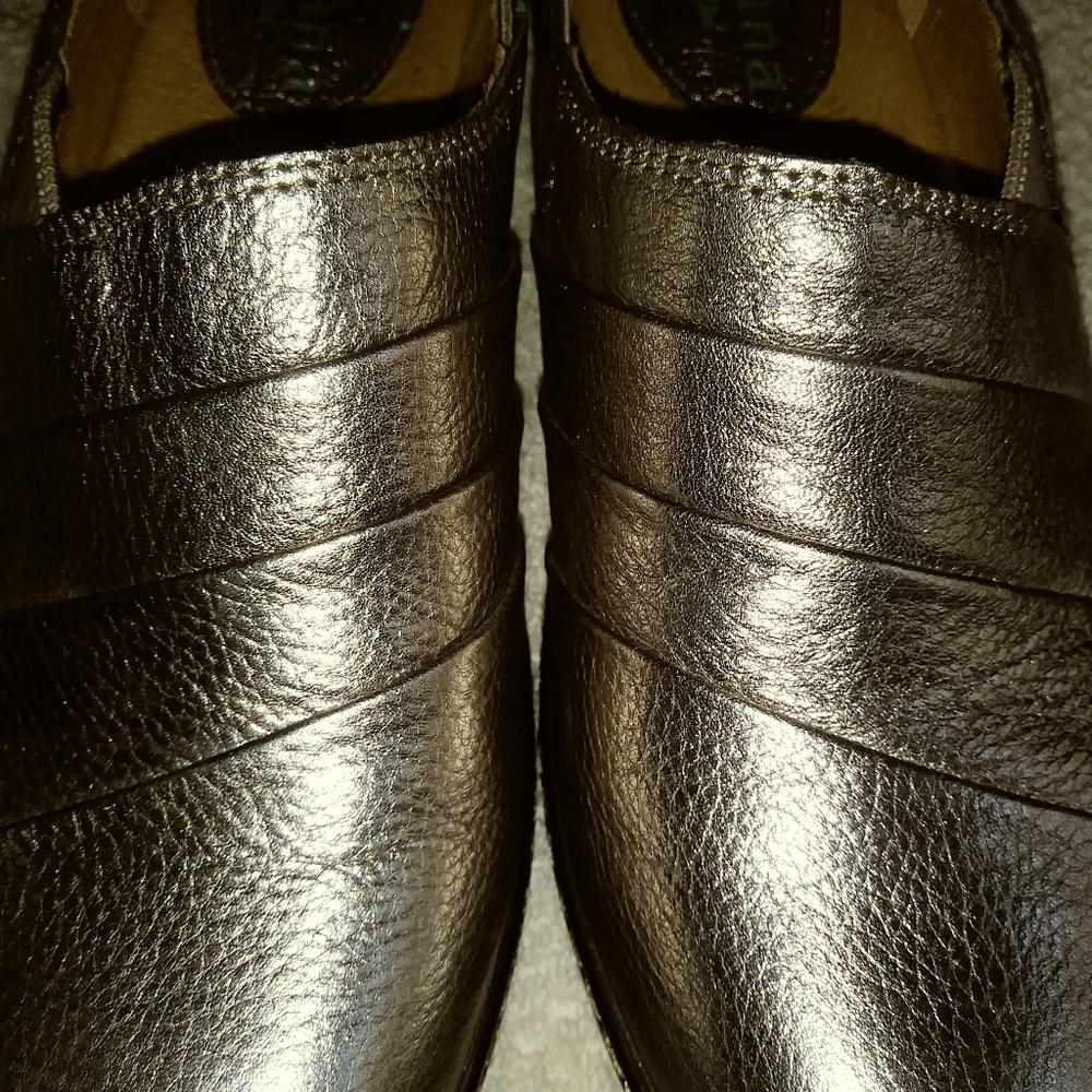 Shoes - Picture 2 of 5